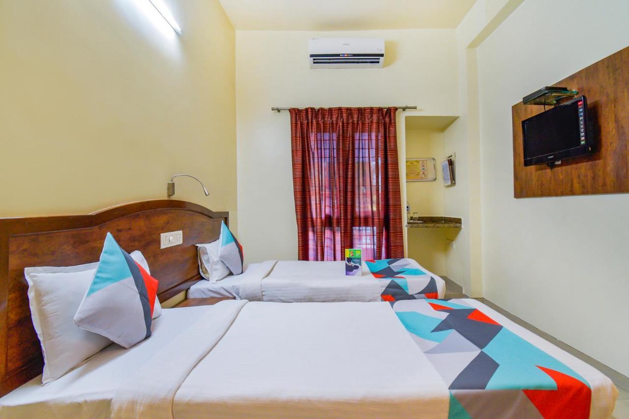 Hotel Ashiyana Пуна Экстерьер фото