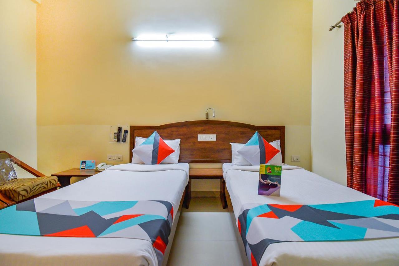 Hotel Ashiyana Пуна Экстерьер фото